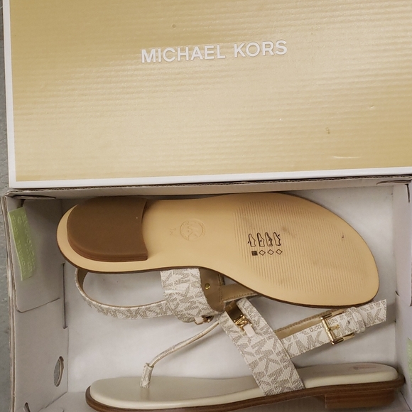 New MK logo Michael Kors Vanilla white flat sandal - Picture 3 of 6